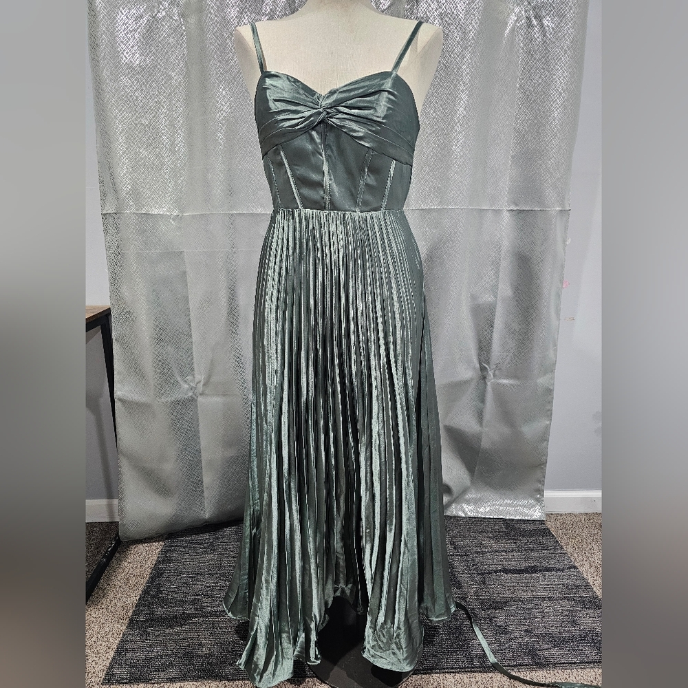 Elegant Green Satin Evening Dress